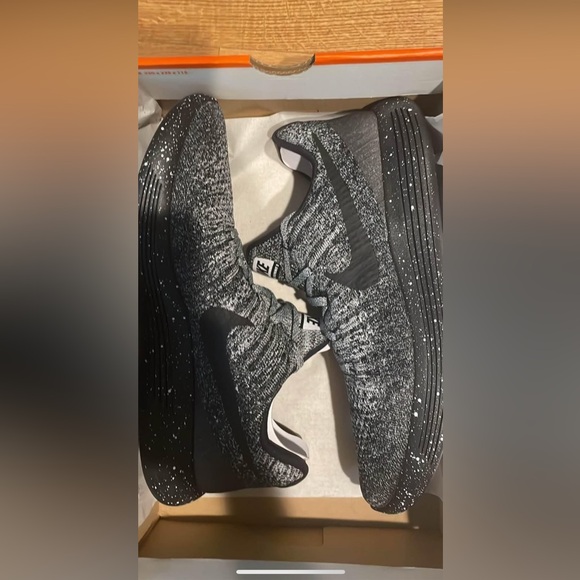 NEW in box Nike Lunarepic Low Flyknit 2 size 10.5 M - Picture 2 of 4